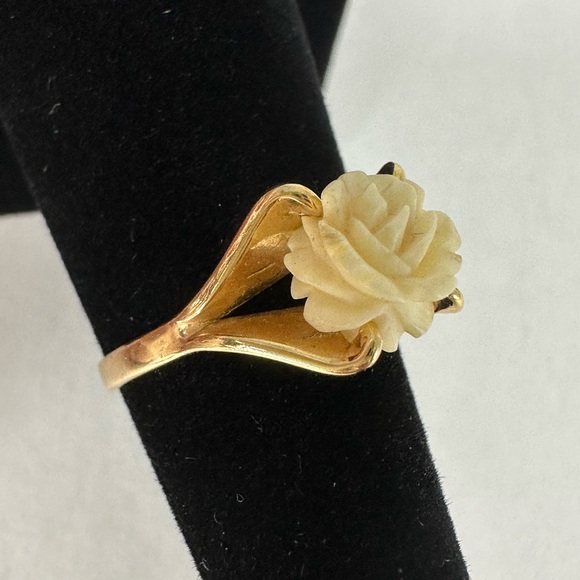 Vintage Carved Rose Ring - Picture 10 of 16